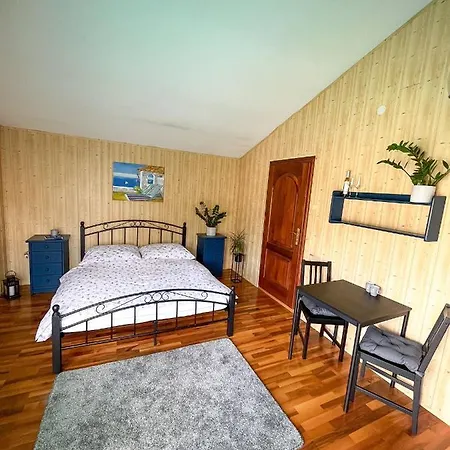 Privatunterkunft Cozy In Wine Town - *